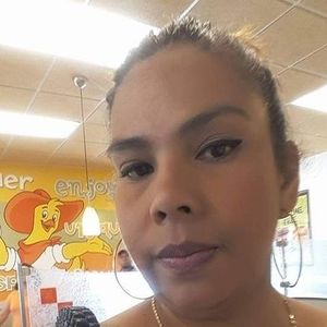 Meet your Posher, Roxana elizabeth